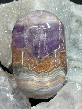 🌑Amethyst Agate Polished Crystal Palm Stone🌑